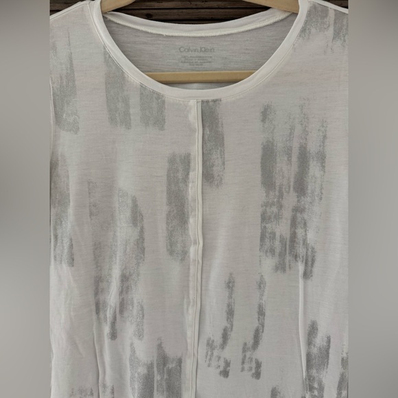 Calvin Klein Metallic Long Sleeve Tee Vintage Graphic Tee 100% Rayon Silv… - Picture 3 of 13